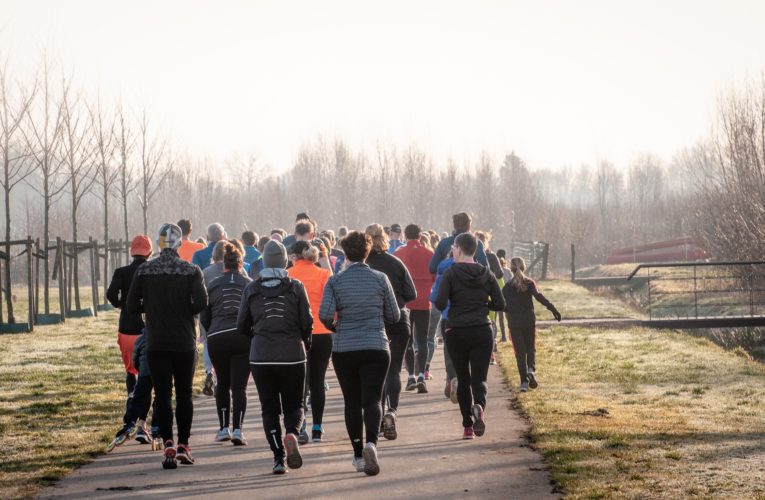 Exercise and Mental Health in Paradise: Distract Yourself